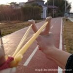 Tirachinas de Madera Maciza de Haya. Horquilla Clásica Elástica para Tiro al Aire Libre. Juguete Tradicional para Niños y Adultos. - Image 4